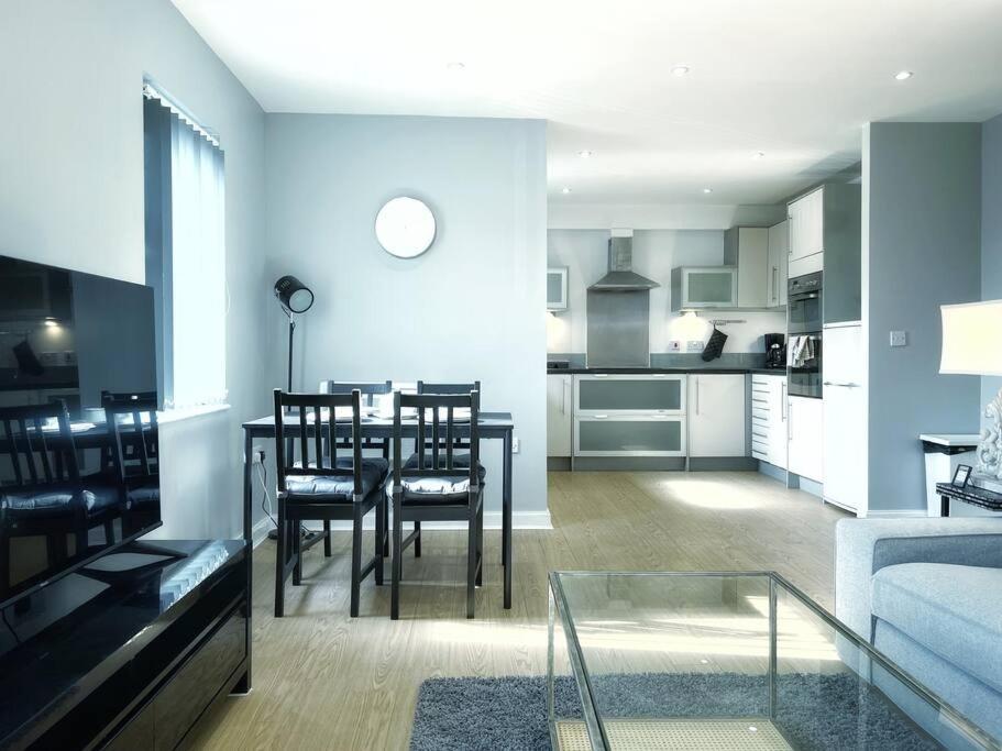 New Luxurious And Business Apt Apartman Swansea Kültér fotó